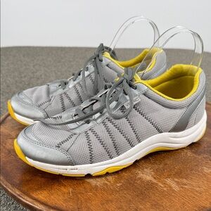 Vionic Shoes Wm 8.5 Alliance Athletic Shoes Gray Yellow Lace Comfort Sneakers